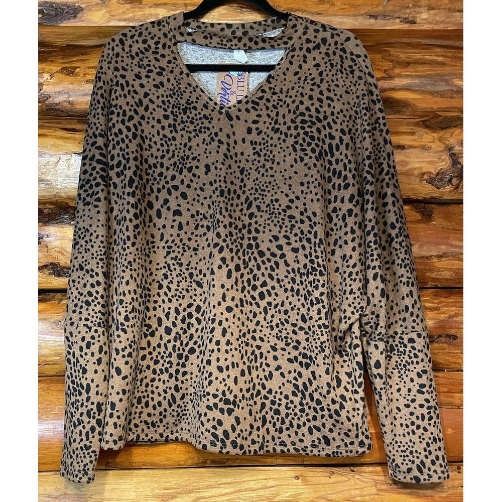 Blu Lily Boutique‎ & Vertice Boutique Animal Print Blouse Size Medium
